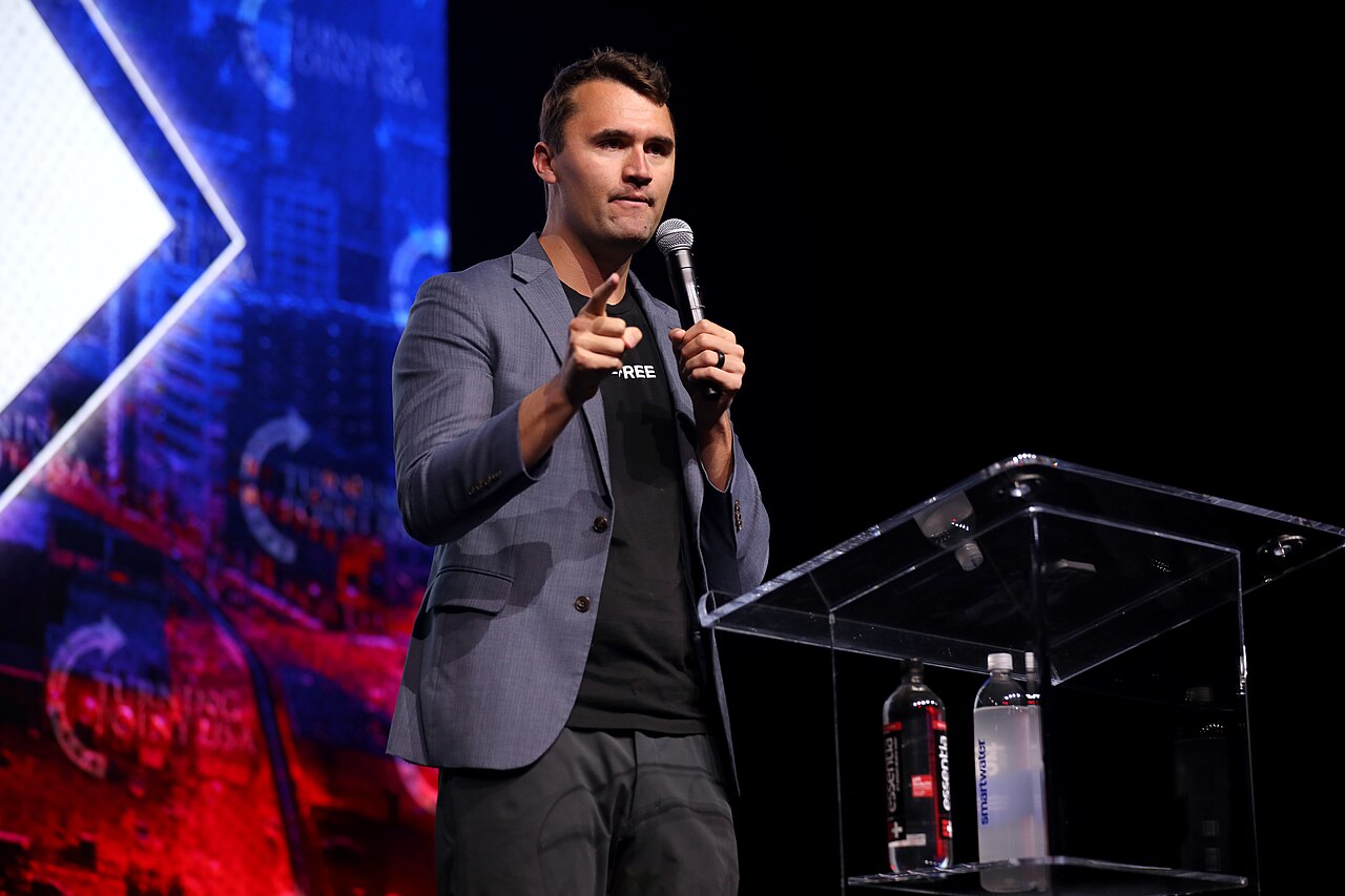 Retrato de Charlie Kirk.
